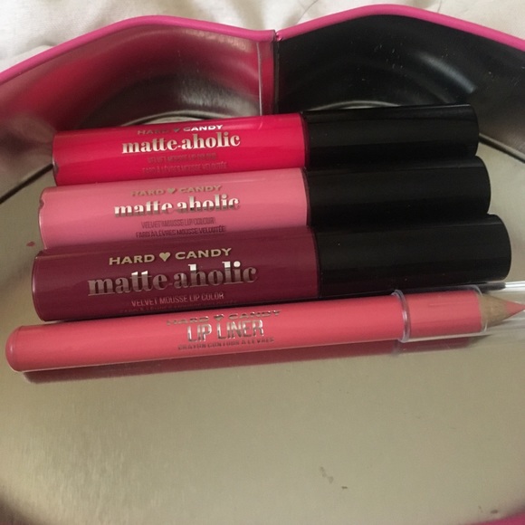 Lip gloss - Picture 1 of 2